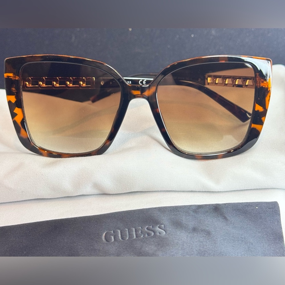 Guess Womens 57mm Dark Brown Resin Gold Tone Link Sunglasses GF0427-52F NIB